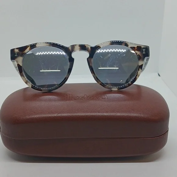 NWOT ILLESTEVA SUNGLASSES LEONARD Illesteva Leonard Half Half Brown / Blue | Mercari main image 3